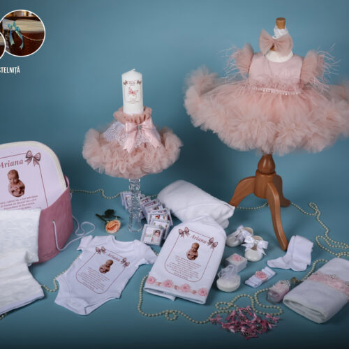 Anne Roz – Set Trusou Botez Fetiță Roz 0-24 luni Premium – 28 Piese (Mânecuță Scurtă)