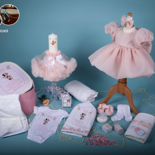 Bella roz- Set trusou botez fată roz 0-24 luni Premium - 28 piese (Mânecuță Scurtă)